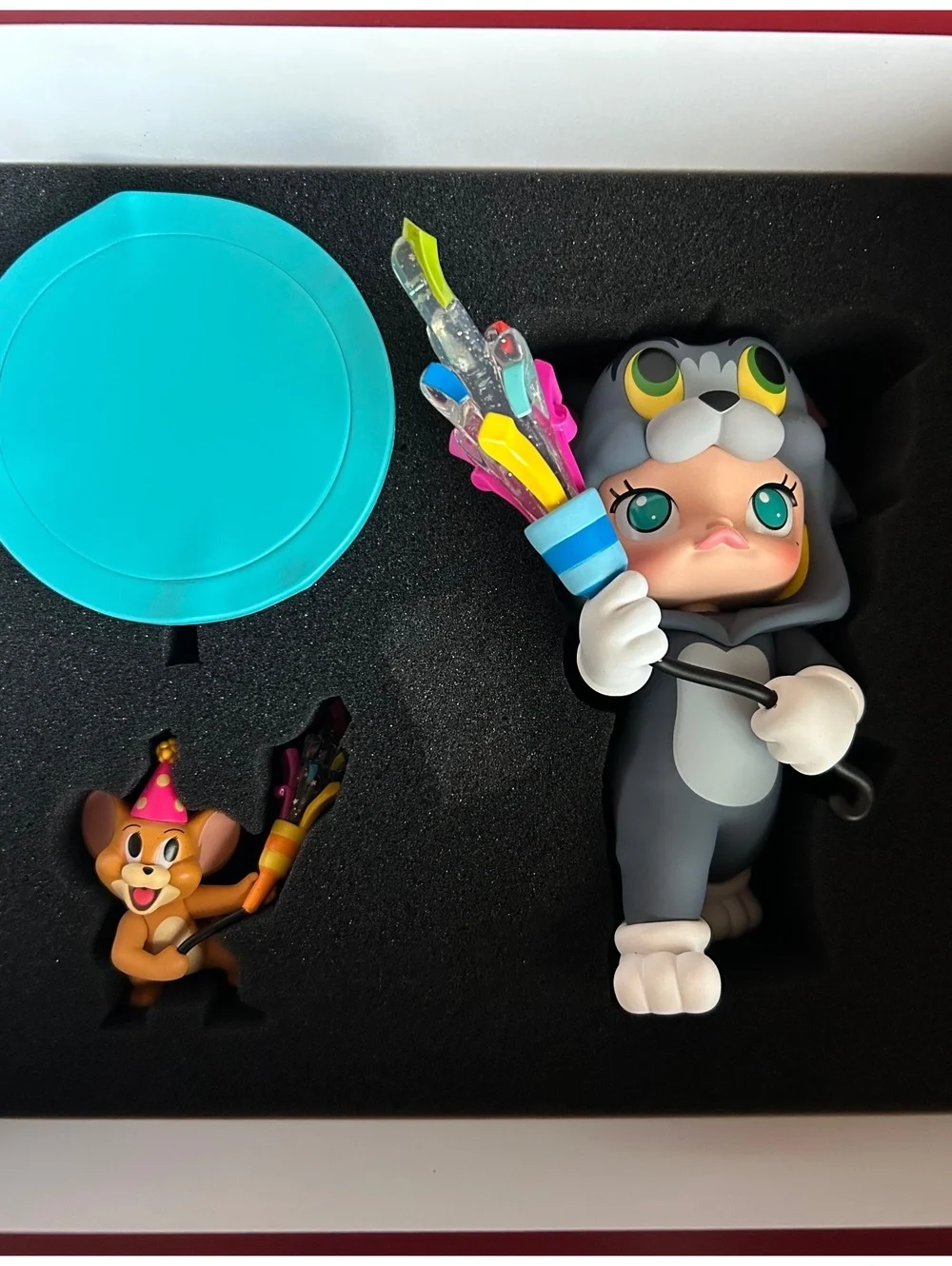 Molly Tom and Jerry special figure Pop Mart